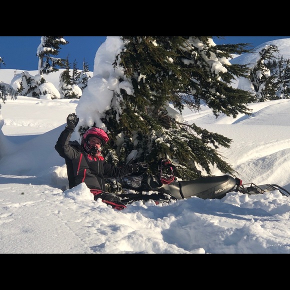 Meet your Posher, Nicole - Picture 1 of 1